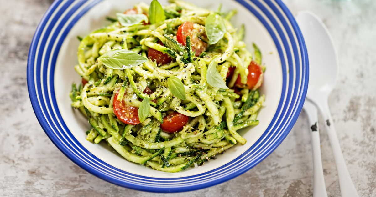 Savourez la courgette crue : 31 recettes incontournables pour l'été