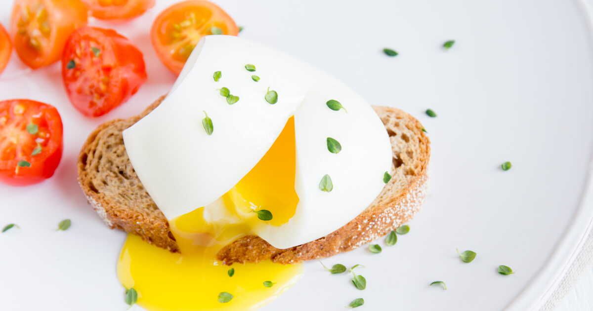 Les secrets d'un chef MOF pour une cuisson parfaite des œufs pochés