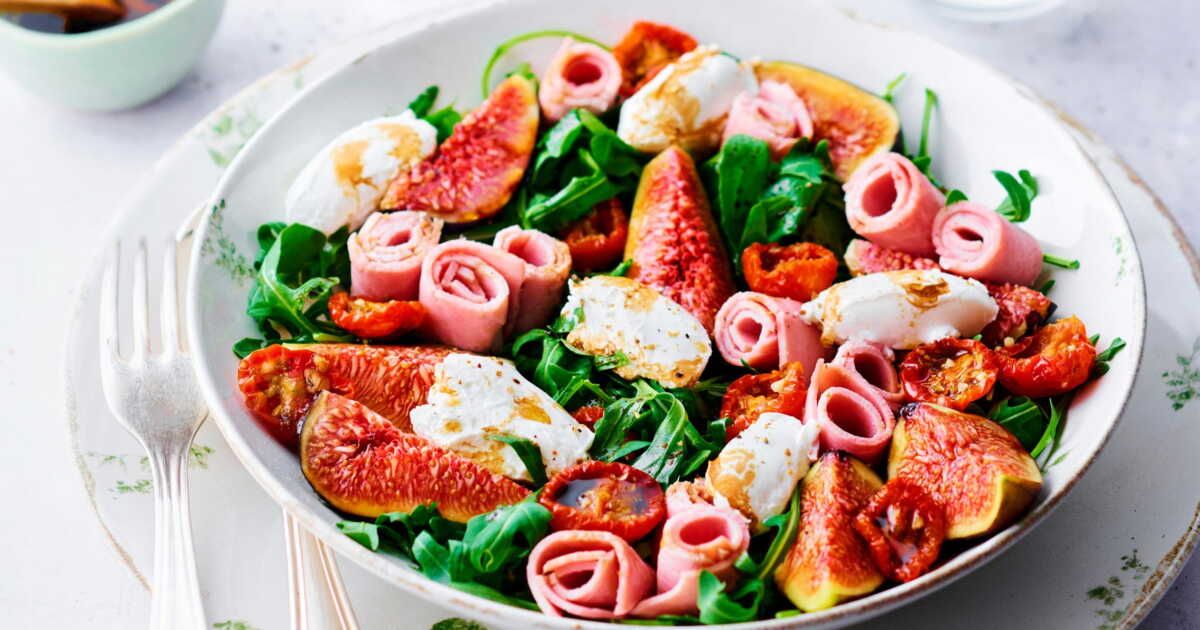 Découvrez la salade estivale figues, roquette et jambon qui vous séduira