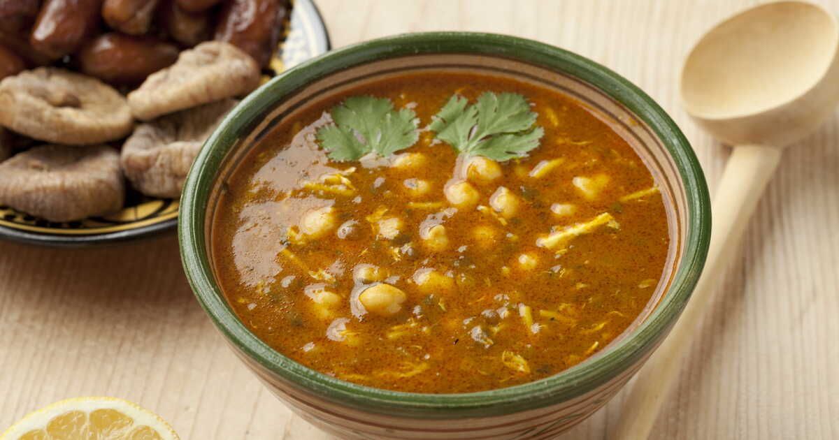Les soupes du Ramadan : un voyage savoureux en 28 recettes traditionnelles