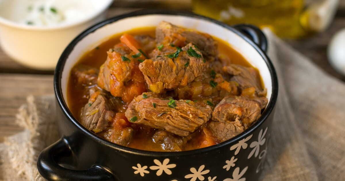 Les délices des viandes mijotées : 77 recettes réconfortantes à savourer cet hiver