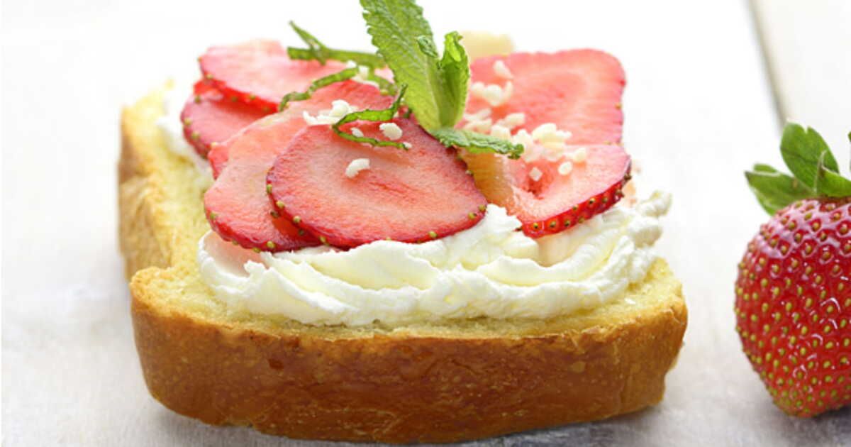 Tartine à la fraise et menthe