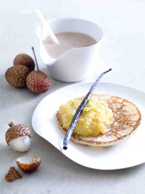 Crêpes à la vanille, chutney de mangue et nage de litchi