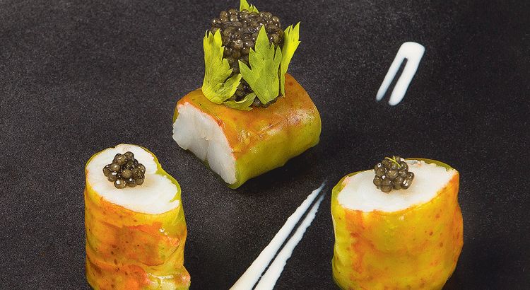 Un délice marin : langoustines royales au caviar et yuzu