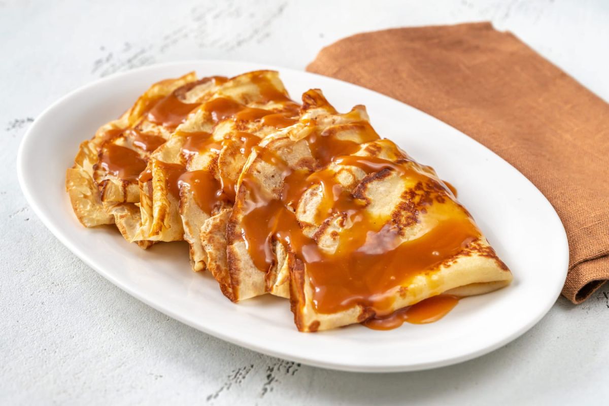 Cyril Lignac dévoile sa recette parfaite de crêpes au caramel beurre salé