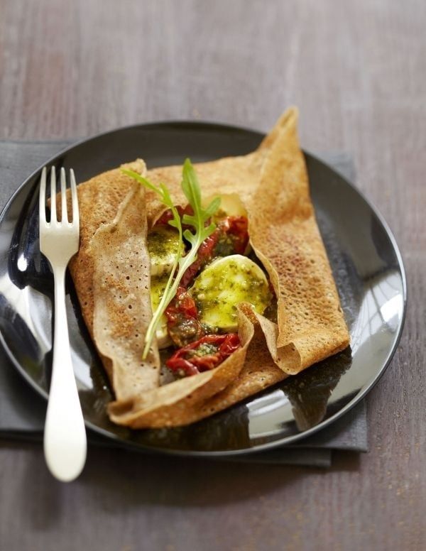 Savourez des crêpes salées pour célébrer la Chandeleur