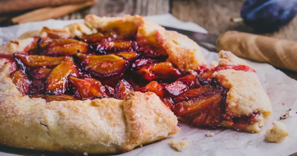 Une tarte aux prunes colorée pour un goûter irrésistible