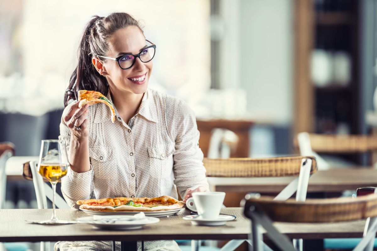 dîner en solo : l'art de savourer chaque instant