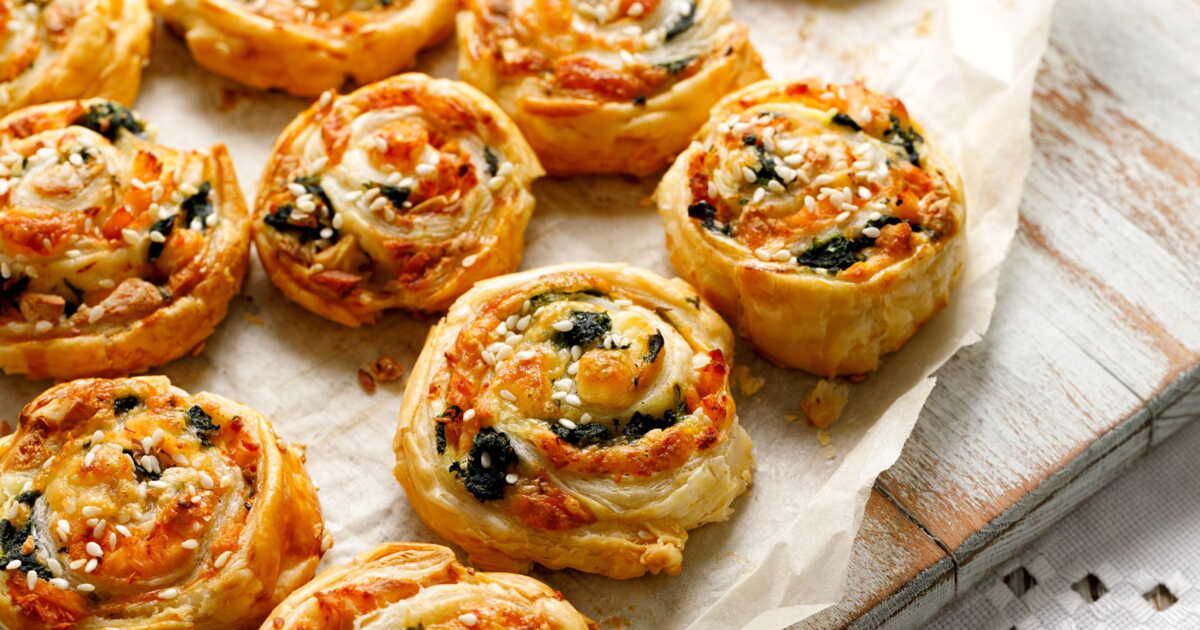 Pour un apéritif de Noël réussi, misez sur la pâte feuilletée
