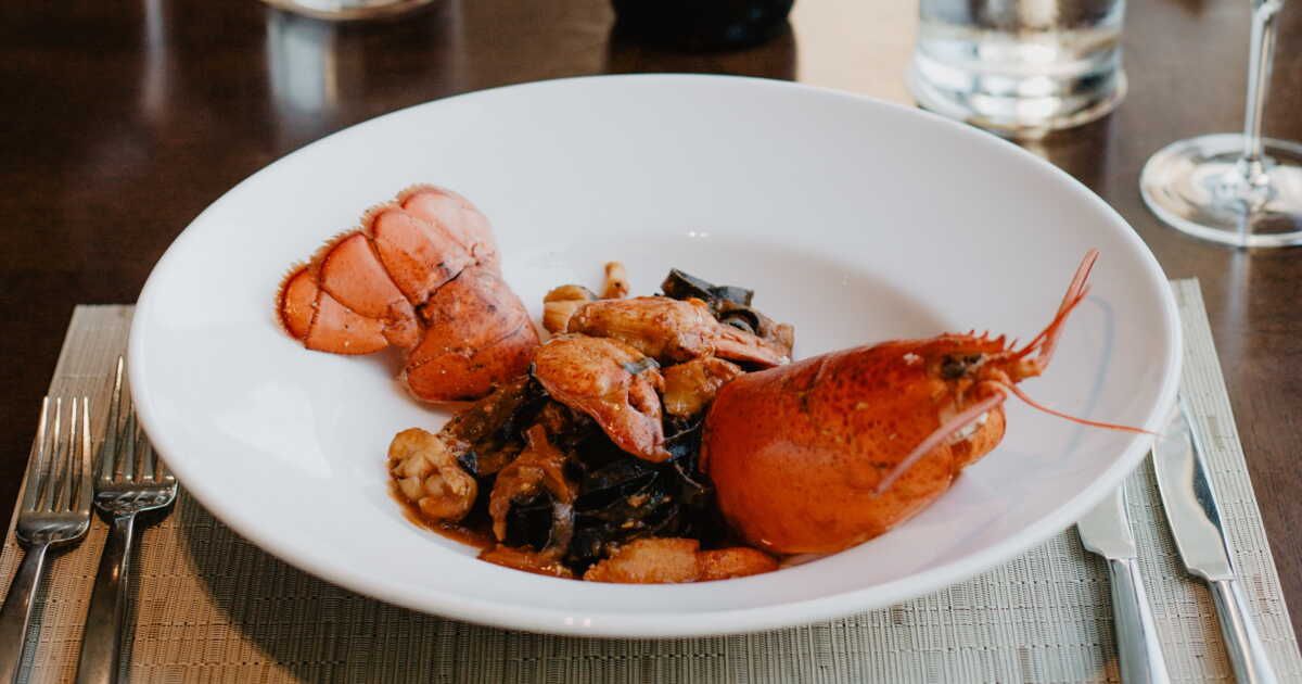 7 conseils pour bien cuisiner le homard à Noël