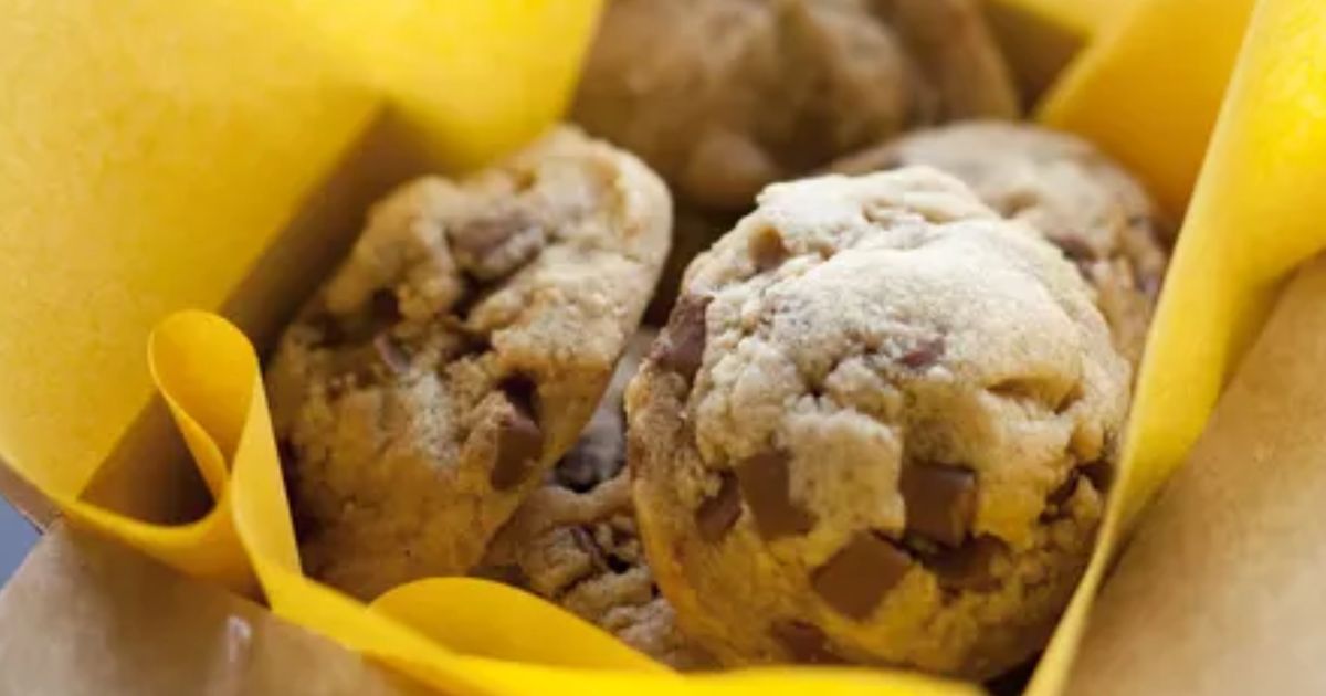 Des cookies irrésistibles au beurre de cacahuète et chocolat