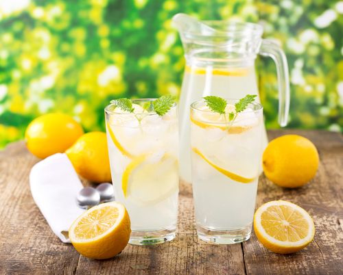Les secrets du jus de citron : véritable allié santé ou simple tendance ?