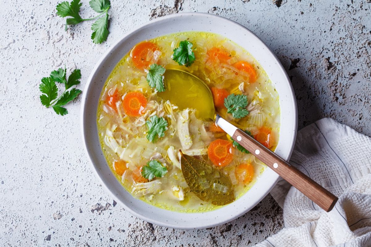 La soupe, un remède de grand-mère contre le rhume : voici pourquoi