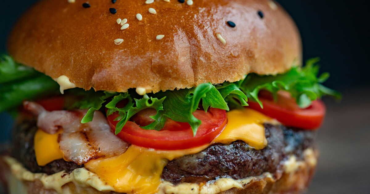 Un pain parfait pour vos hamburgers : conseils du champion mondial