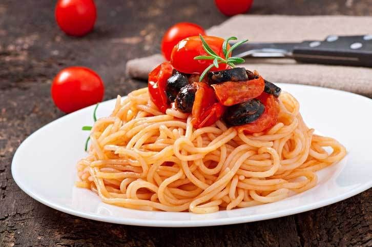 Des pâtes vertes et colorées pour séduire les enfants