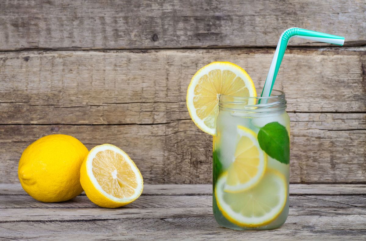 Eau citronnée : le secret bien-être qui séduit le web