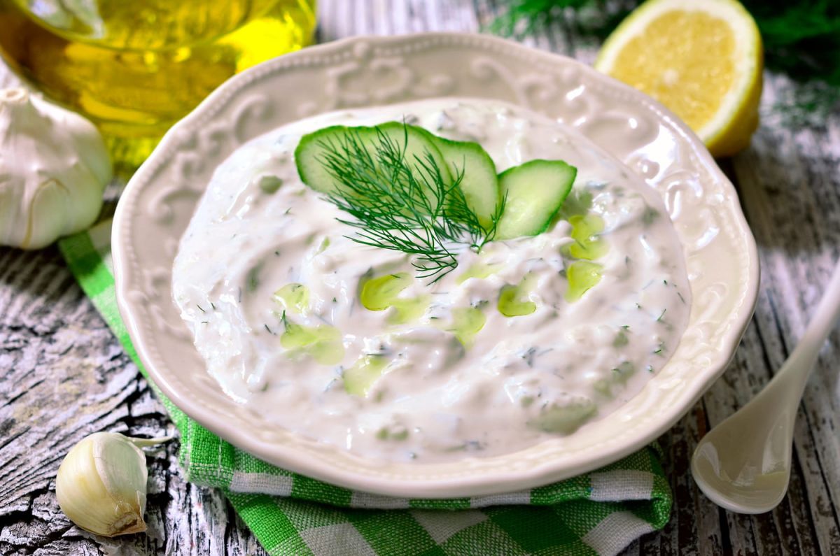 La recette secrète du tzatziki grec : un incontournable de l'été